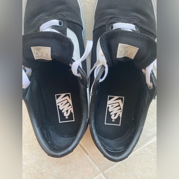 Women’s Vans - Picture 5 of 7